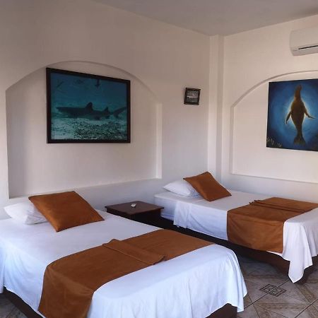 Hostal Sandrita Puerto Villamil Bagian luar foto