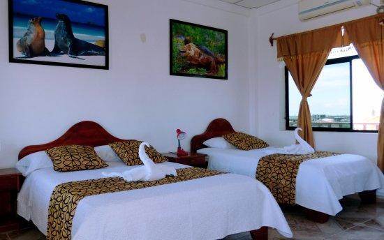 Hostal Sandrita Puerto Villamil Bagian luar foto