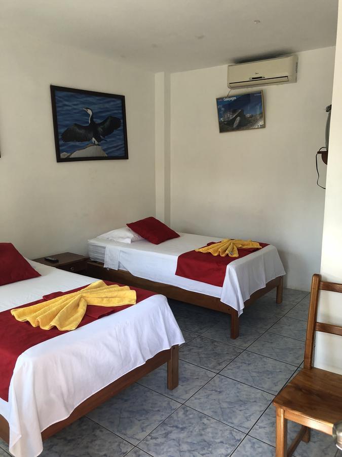 Hostal Sandrita Puerto Villamil Bagian luar foto